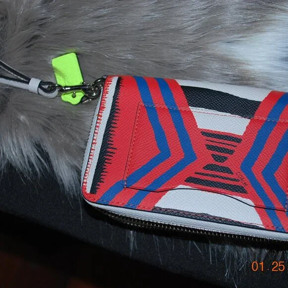 Coach Wallet Wristlet NEW - Picture 5 of 8